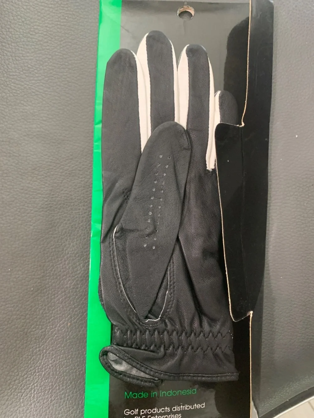 NEW Golf Glove Ladies left small Cabretta
